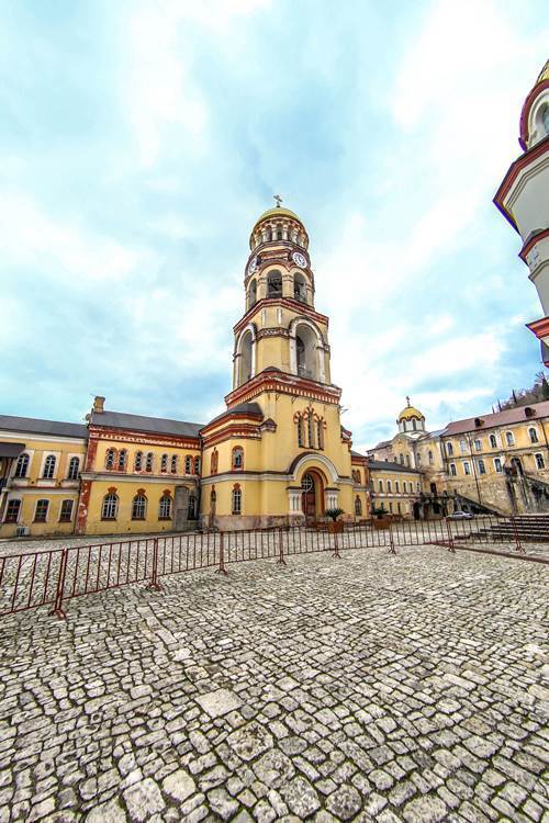 <span style="font-weight: bold;">ЗОЛОТОЕ КОЛЬЦО АБХАЗИИ</span>